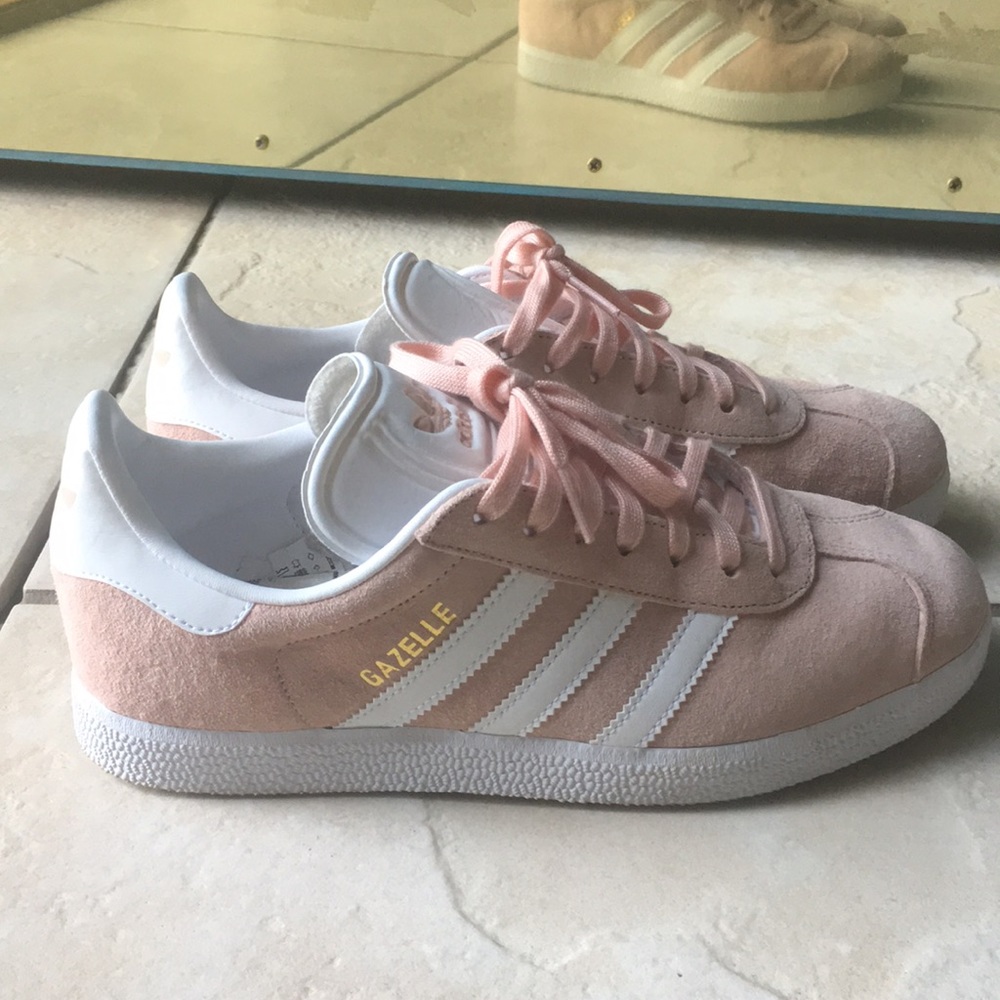 Baby Pink Adidas 7 1/2